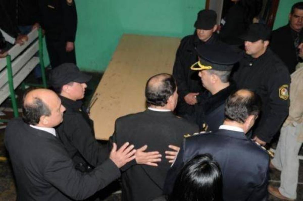 Multan a Concejales de Tolhuin que ahora deber�n tomar juramento a Ben�tez 