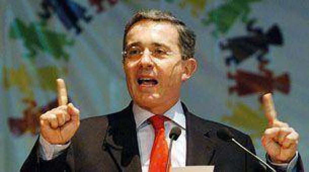 Uribe dice a las FARC que est� listo para hablar de paz