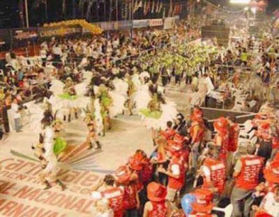 A partir de hoy la avenida La Paz recibir� a los Carnavales Oficiales