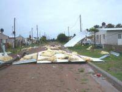 Contin�an las tareas de recuperaci�n en los barrios.