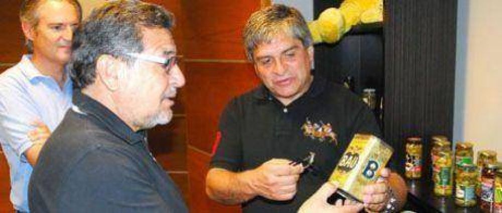 El gobernador visit� la f�brica Olives S.A.
