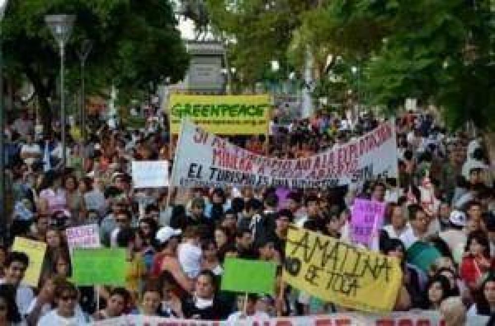 La UCR felicit� al pueblo de La Rioja por la marcha en contra de la miner�a