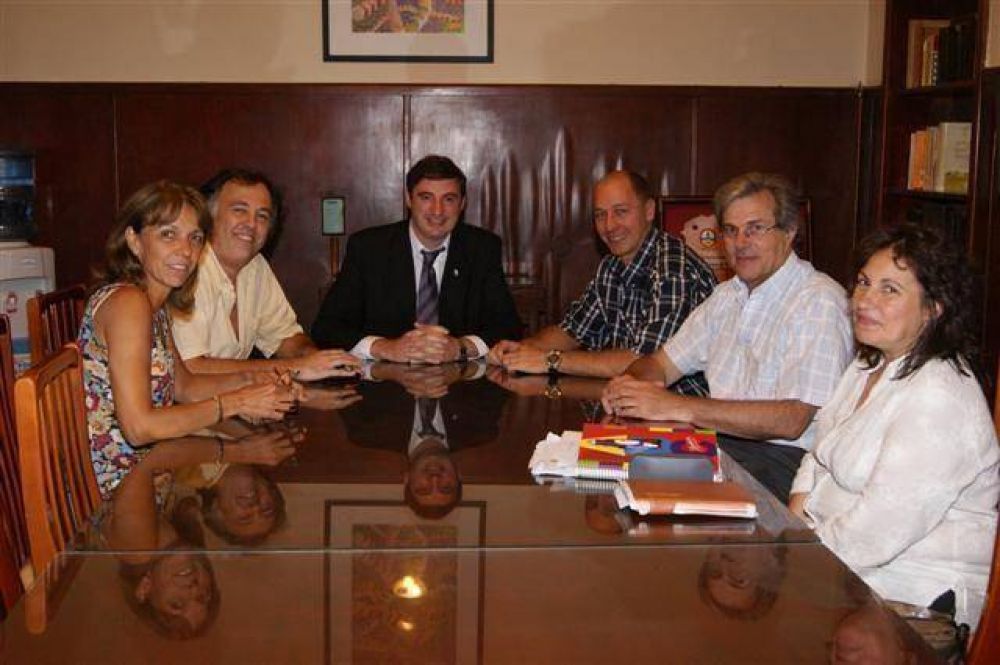 LUJ�N - EL DR. LUCIANI RECIBIO EL APOYO DEL DIRECTOR DE LA REGION SANITARIA VII
