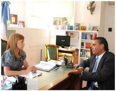 LA MINISTRA GVIRTZ RECIBIO AL INTENDENTE DE JOSE C. PAZ