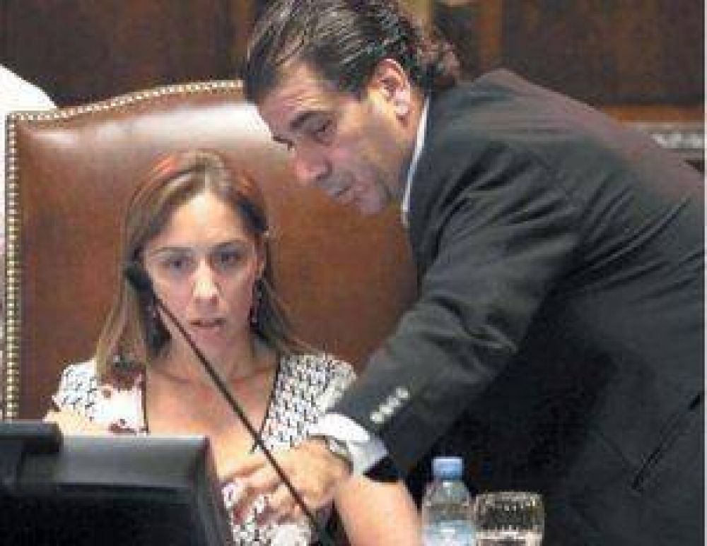 Crece la pelea macrista por el control pol�tico-financiero de la Legislatura