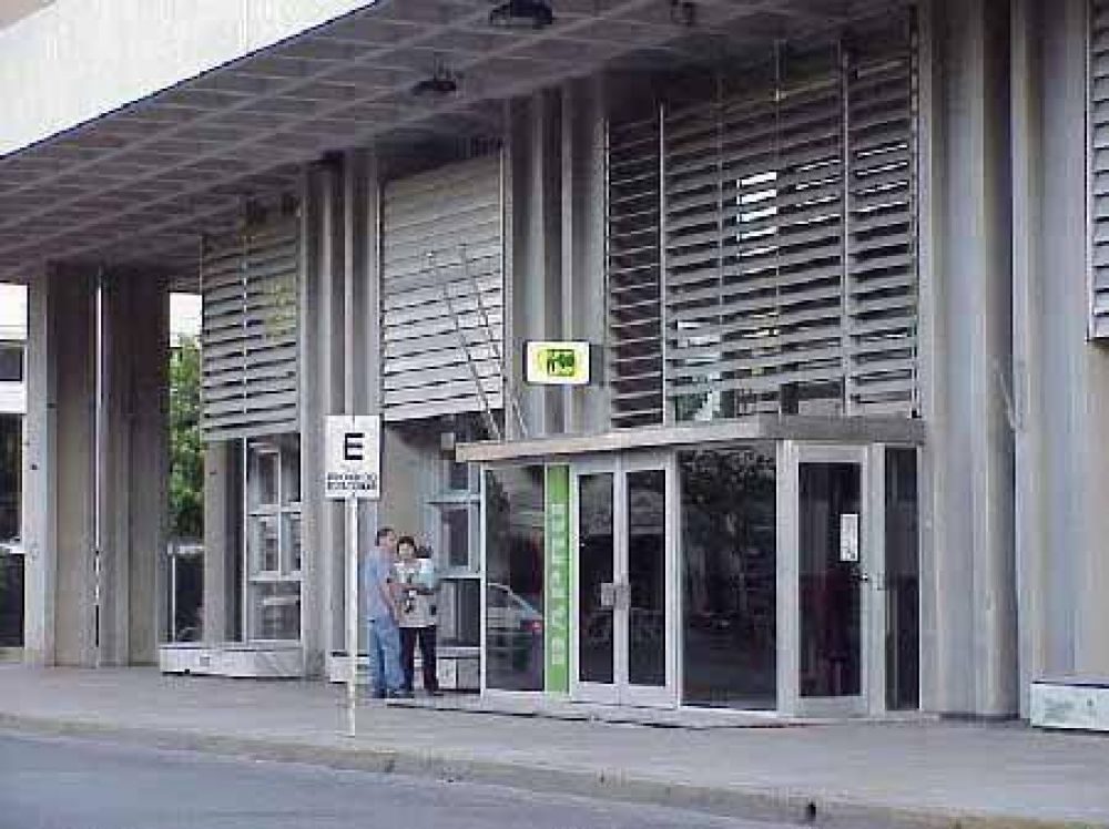 El gremio aduce falta de personal en la sucursal Jun�n del Banco Provincia