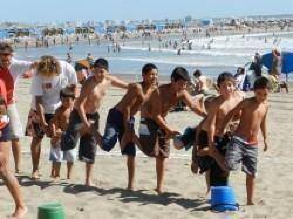 Chicos de Bat�n conocen el mar gracias al Programa �Mar de Chicos�‏