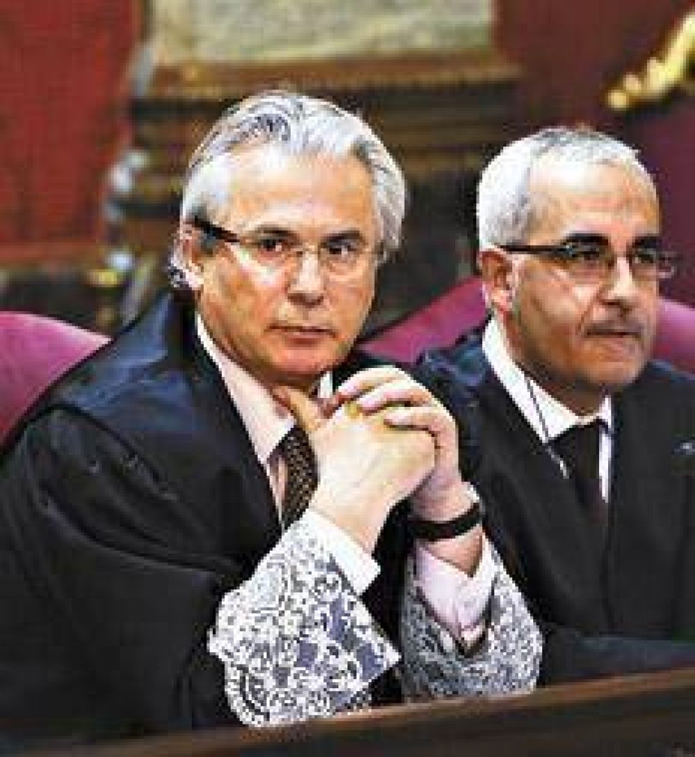 Garz�n resiste la embestida del neofranquismo