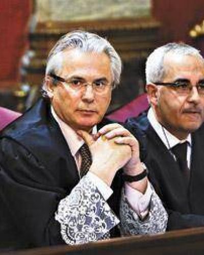 Garz�n resiste la embestida del neofranquismo