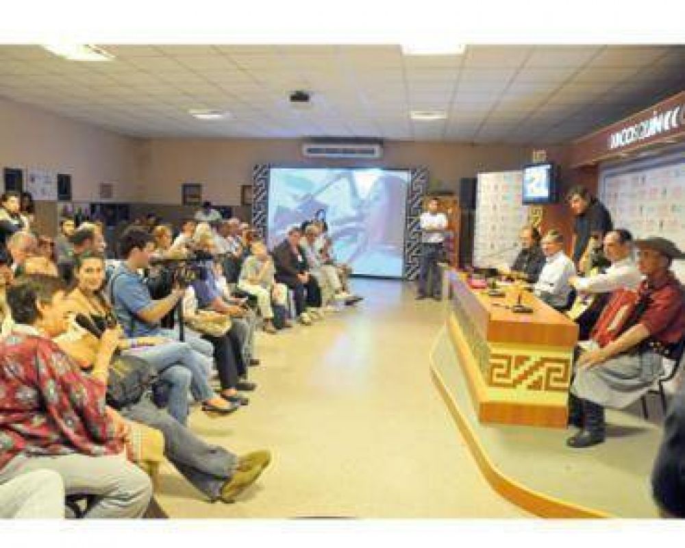 Reivindican la labor de Florencio L�pez en los or�genes del Festival de Cosqu�n