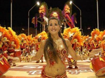 M�s de 75 mil espectadores formaron parte del carnaval de Gualeguaych� en enero 2012