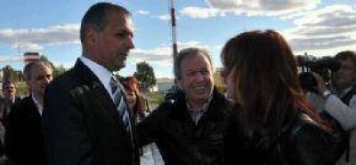 La Pelea Con Las Petroleras Acerca A Buzzi y Cristina