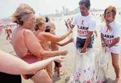 Barrileteada contra Clar�n en Mar del Plata