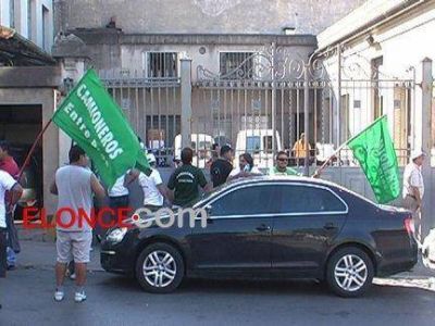 El Sindicato de Camioneros bloque� el ingreso a Correo Argentino en Paran�