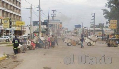 Cartoneros mantuvieron cortada 8 horas una de las entradas a Pilar