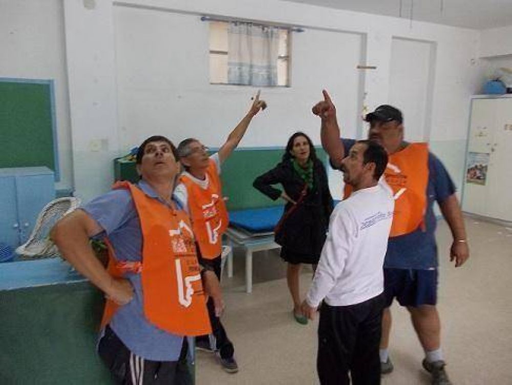 Autoridades provinciales recorrieron dos de las escuelas de Vicente L�pez
