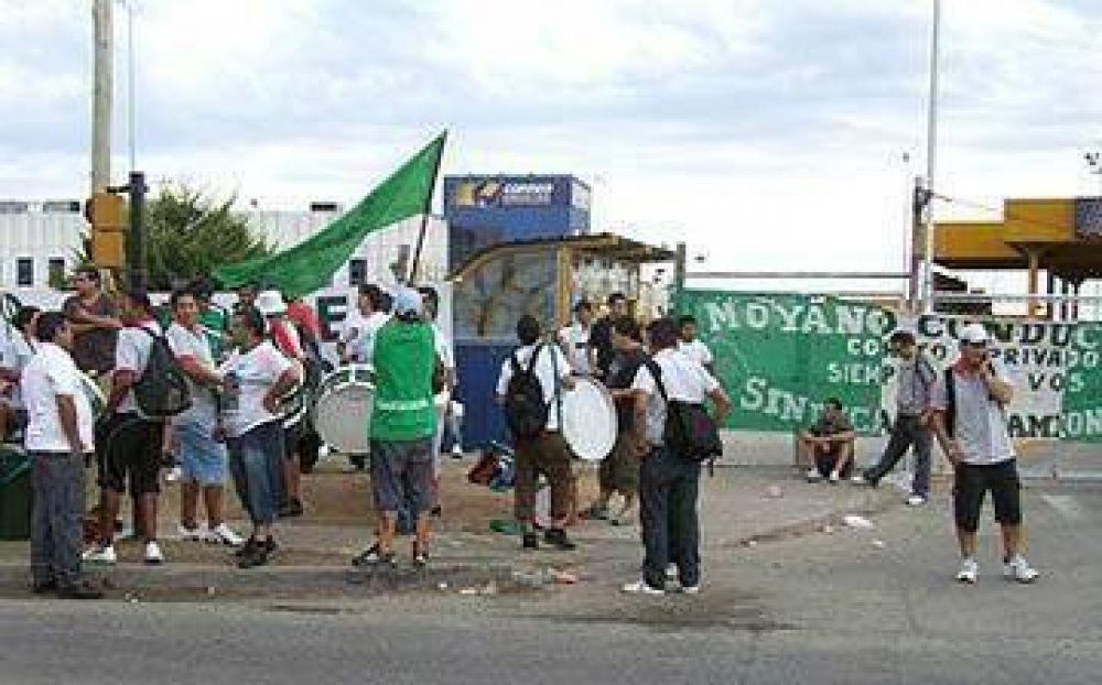 Echeverr�a: Con escenario en Monte Grande, Camioneros jug� otro round en su pelea con el Gobierno