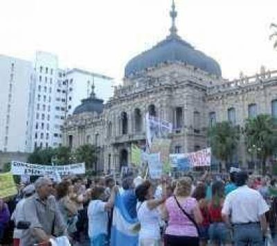Convocan a una movilizaci�n en contra del aumento