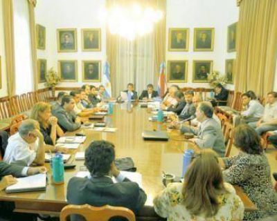 El gobernador anunci� plan para ingresos medios
