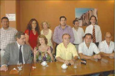 La oposici�n pide boleta �nica e internas abiertas y simult�neas  