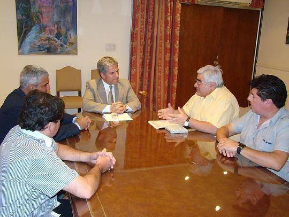 Poggi se reuni� con representantes de la C�mara de Comercio de Villa Mercedes