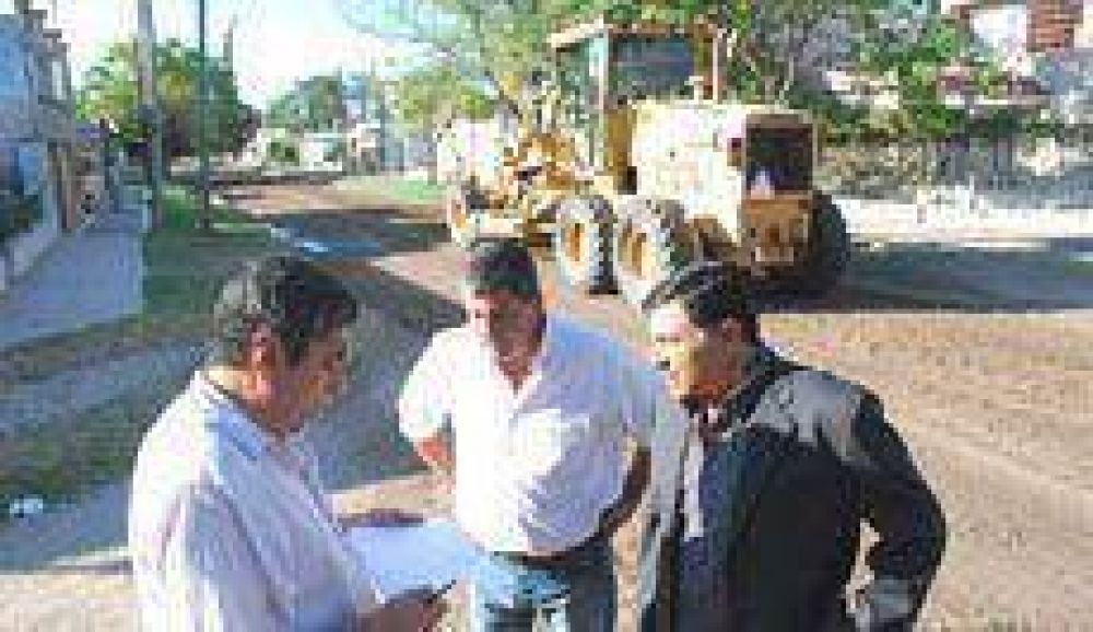 Ponen en condiciones varias calles 