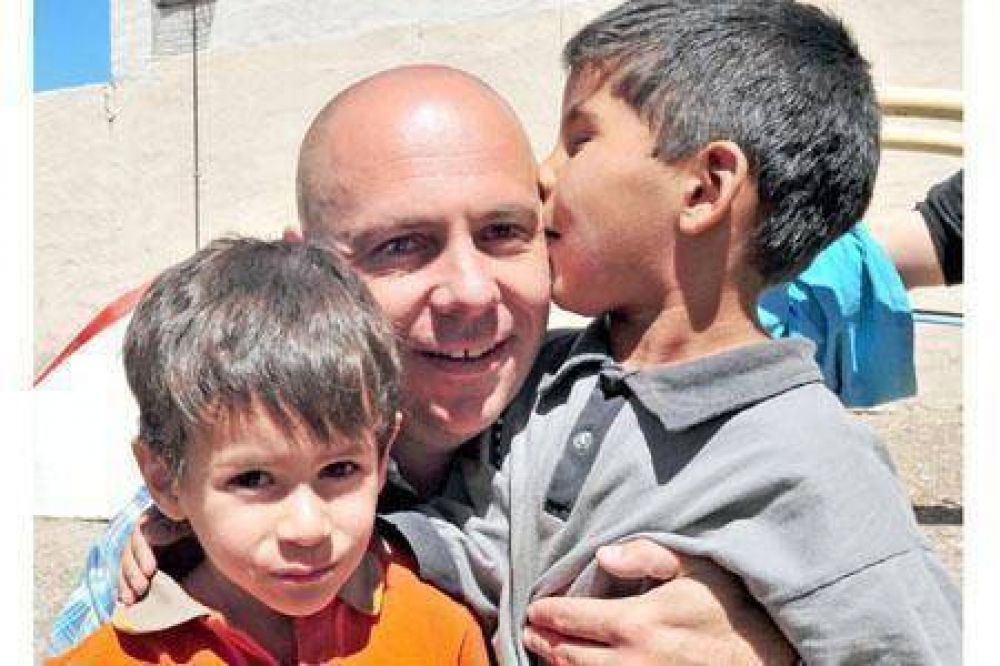 Sastre recorri� los Centros de Desarrollo Infantil