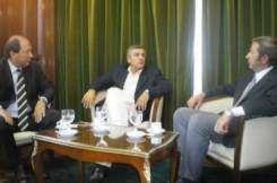 Presi�n opositora al Gobierno por la crisis