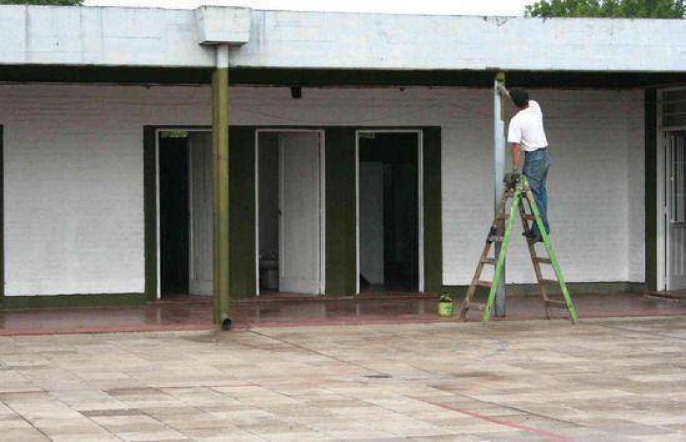 El municipio y la Comunidad Educativa realizan mejoras en la Escuela Nro. 29.