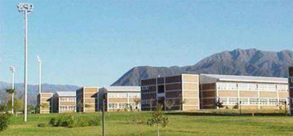 Inscripciones para el ciclo lectivo 2012 en la UNLaR