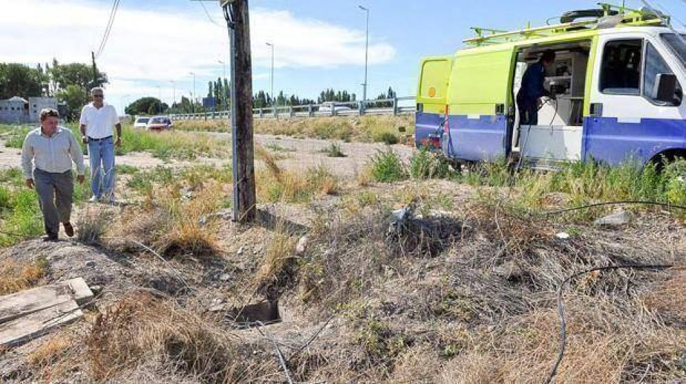 Un atentado a fibras �pticas en Trelew afect� las comunicaciones en todo Chubut