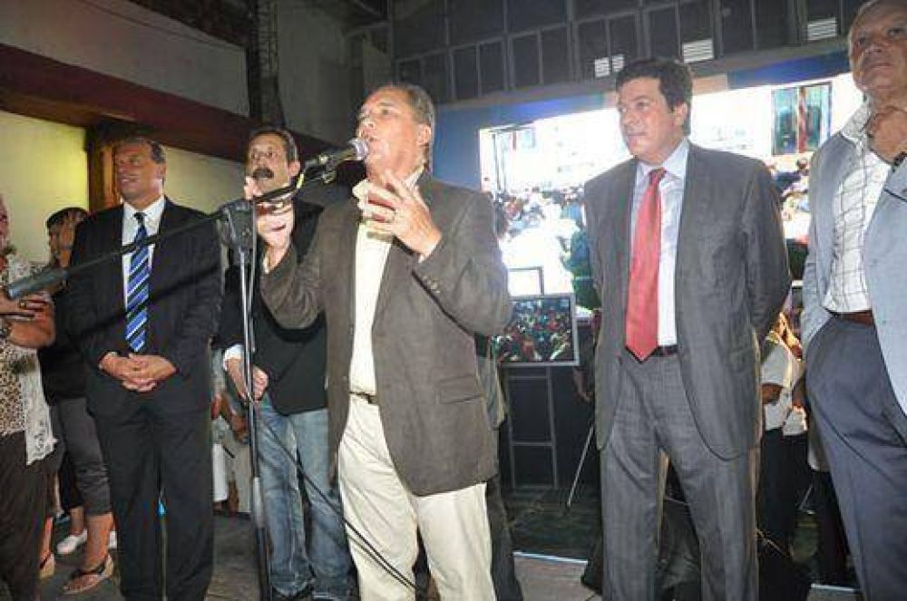 Mariotto comparti� acto con Descalzo y Othaceh�