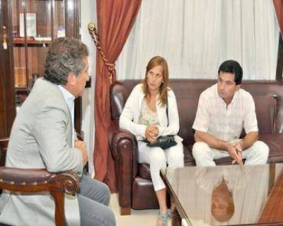 El gobernador recibi� a los padres de Alexis C�paro en la Casa Gris