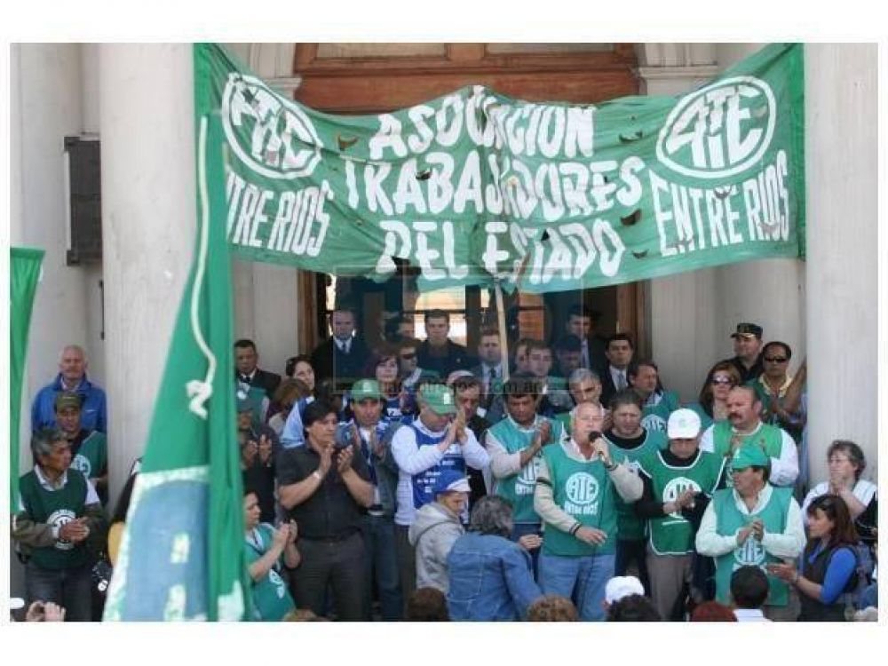 La conducci�n de ATE cuestion� la demora en el cronograma de pagos