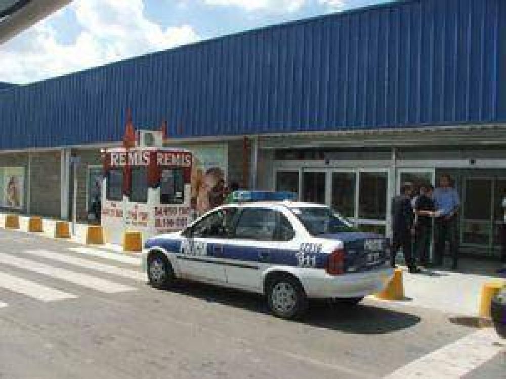 Jueza de Faltas orden� desmantelamiento de remiser�a que funcionaba en Carrefour.