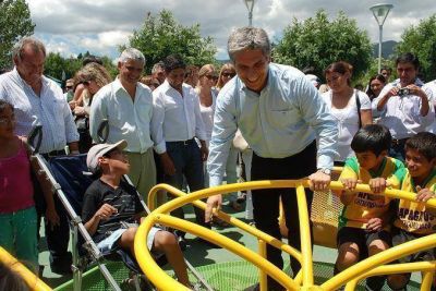 Poggi: �La mejor forma de escuchar los sue�os y ver los problemas es recorriendo la provincia"
