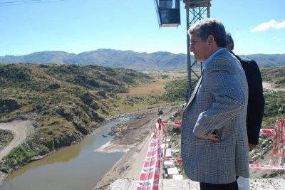 Claudio Poggi recorri� las obras del dique Boca del R�o y la nueva traza de la ruta 1 