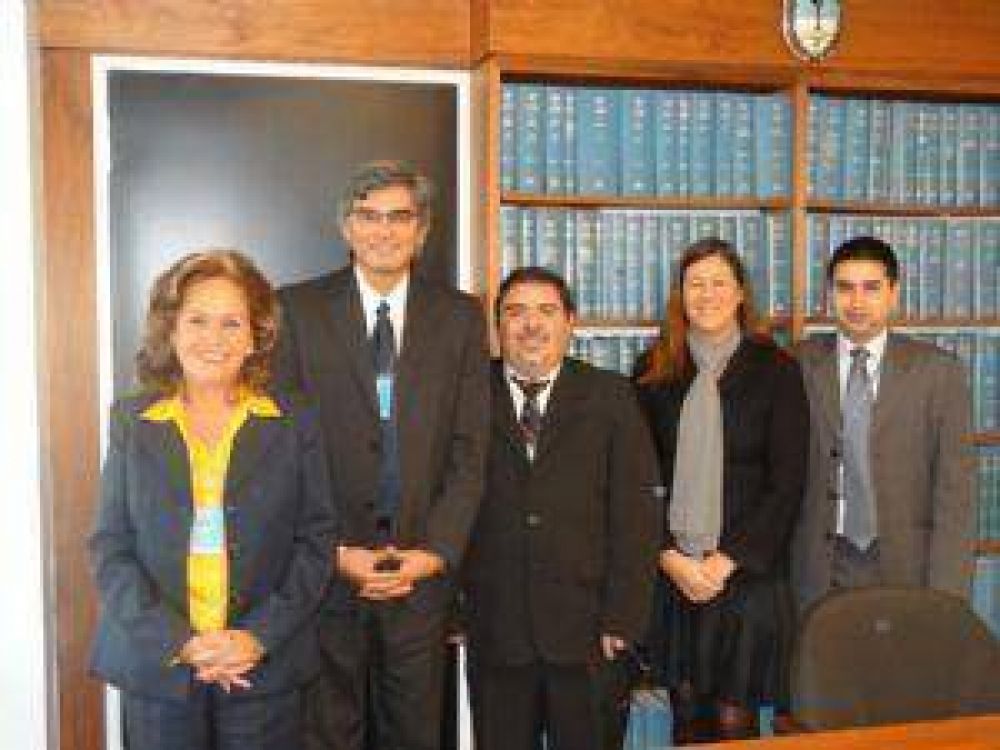 Destacan la importancia del desarrollo humano en la agenda de Gioja