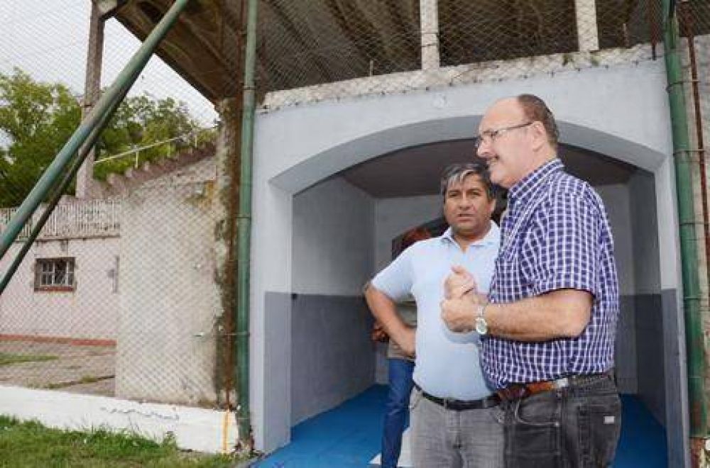 Funcionarios recorrieron el Campo Municipal de Deportes