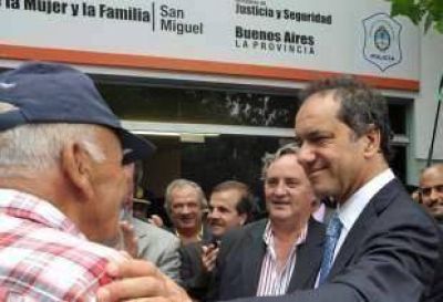 Scioli inaugur� la Comisar�a de la Mujer de San Miguel