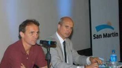 Katopodis particip� del homenaje a las v�ctimas del 3 de febrero de 2011 en Jos� Le�n Su�rez