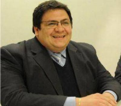 �Alperovich deber�a desplazar de su cargo a Montalv�n por ineficiencia�