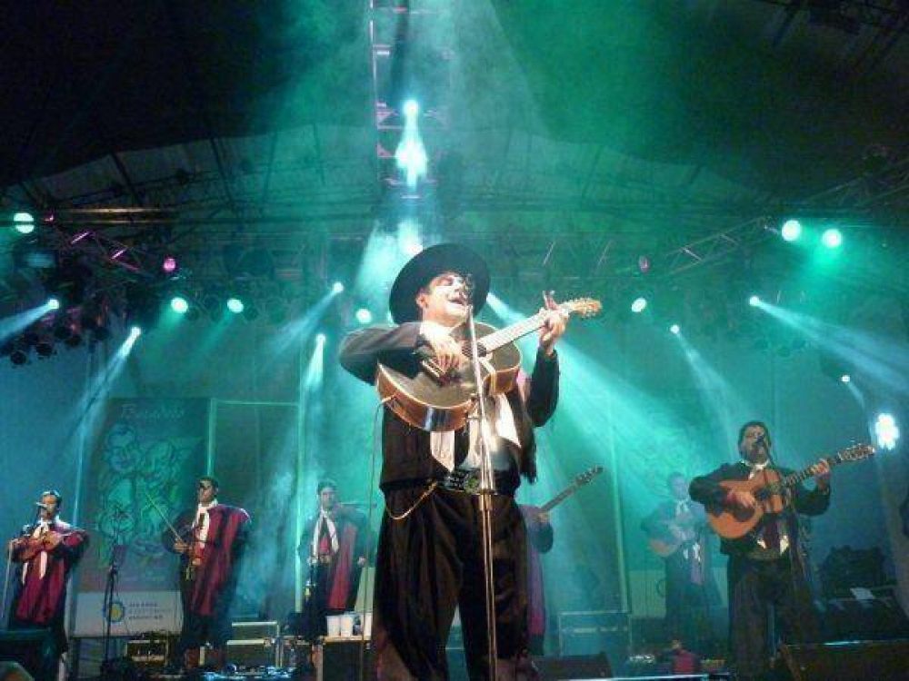 El Chaque�o Palavecino inicia el Festival de Baradero 2012