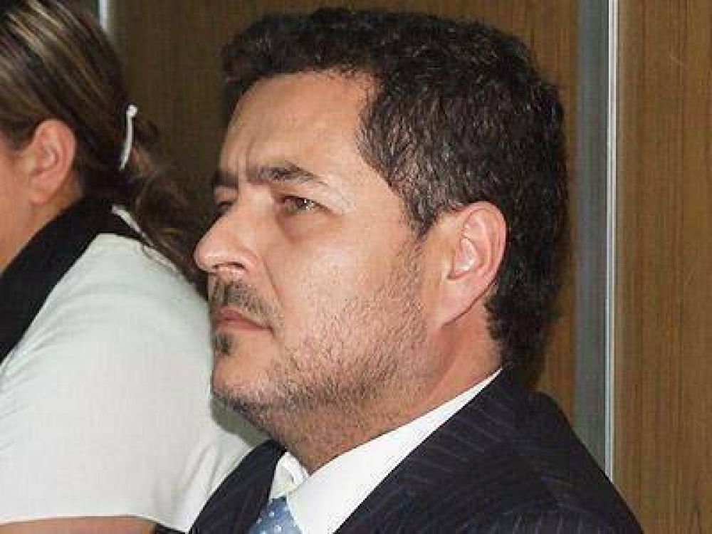 E. ECHEVERRIA: Ca�ete dio precisiones sobre la venta de lotes municipales y rechaz� las cr�ticas
