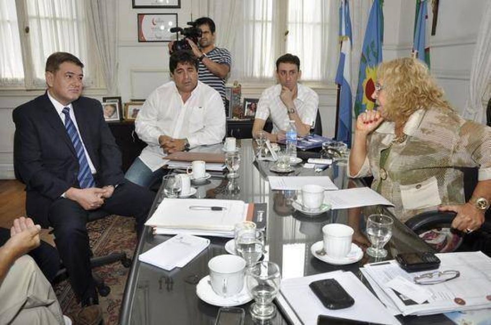 La Intendente Municipal Stella Giroldi reclam� al titular del OCEBA por las falencias en el servicio de la Empresa EDEN