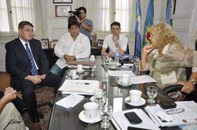 La Intendente Municipal Stella Giroldi reclam� al titular del OCEBA por las falencias en el servicio de la Empresa EDEN