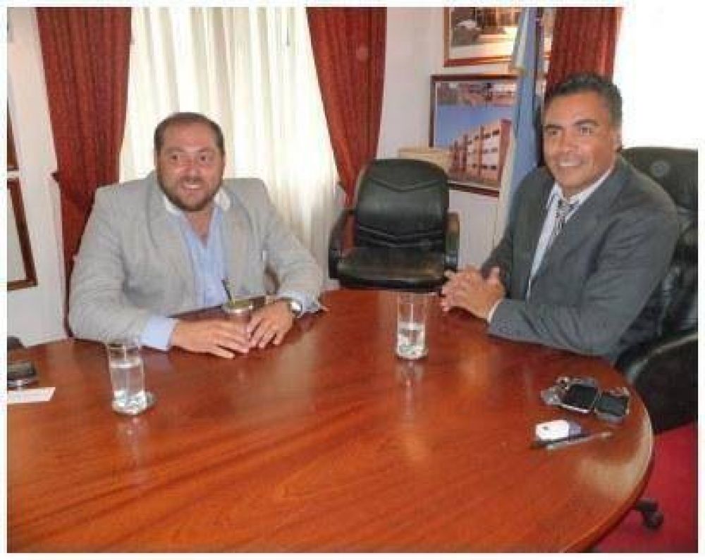 JUAN JOSE CASTRO CON URQUIAGA EN JOSE C. PAZ