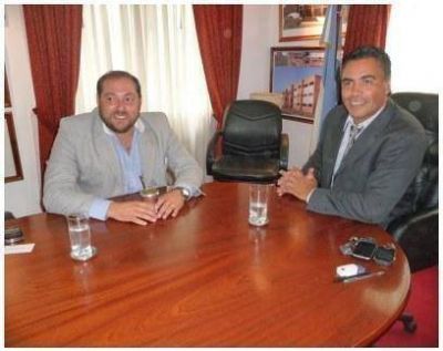 JUAN JOSE CASTRO CON URQUIAGA EN JOSE C. PAZ