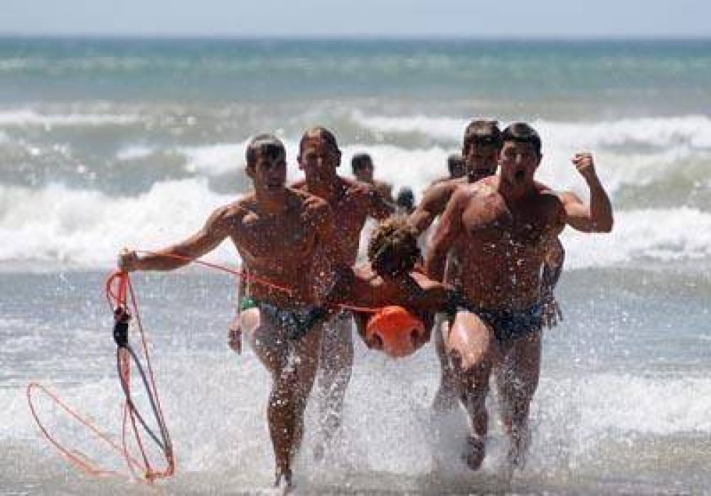 Los guardavidas festejaron su d�a con campeonato de rescate
