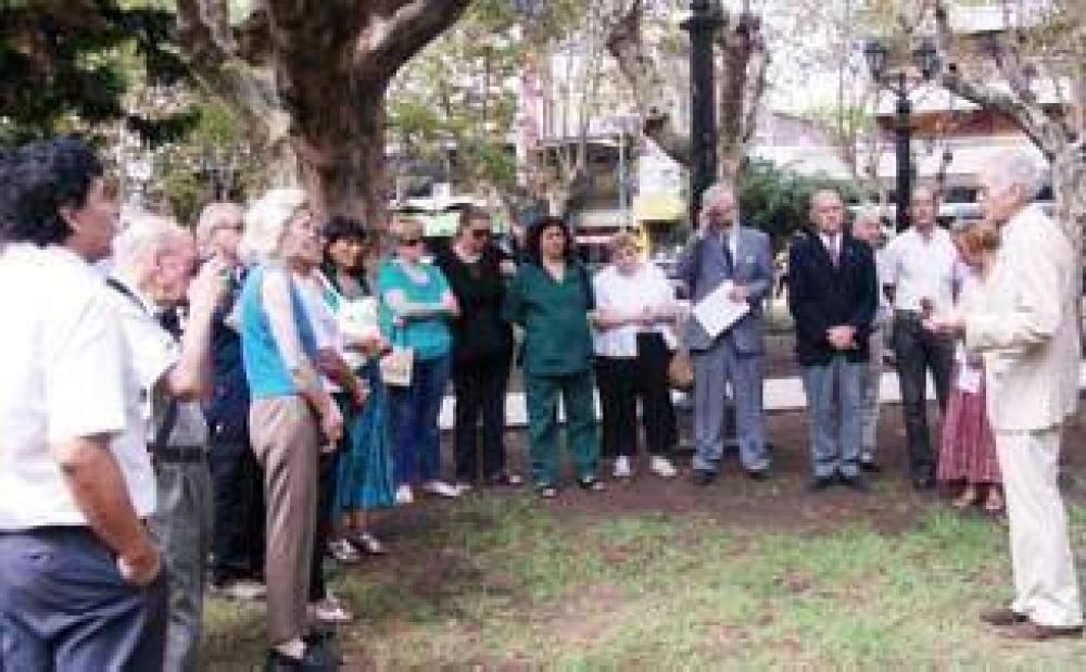 Homenaje en la plaza San Mart�n a la Batalla de San Lorenzo y Leonardo Grasso